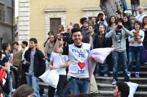 VI Roman Pillow Fight. Trastevere 2011