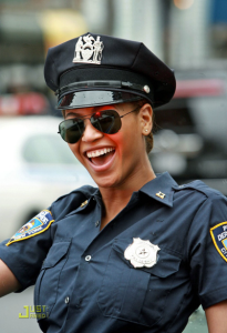 beyonce-police-officer